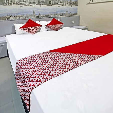 Super Oyo 91202 Family Guest House Syariah Tulungagung Eksteriør bilde