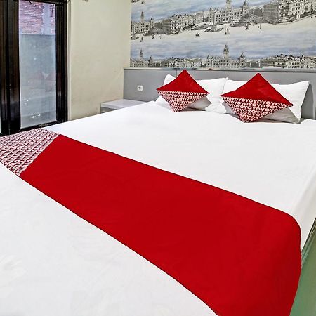 Super Oyo 91202 Family Guest House Syariah Tulungagung Eksteriør bilde
